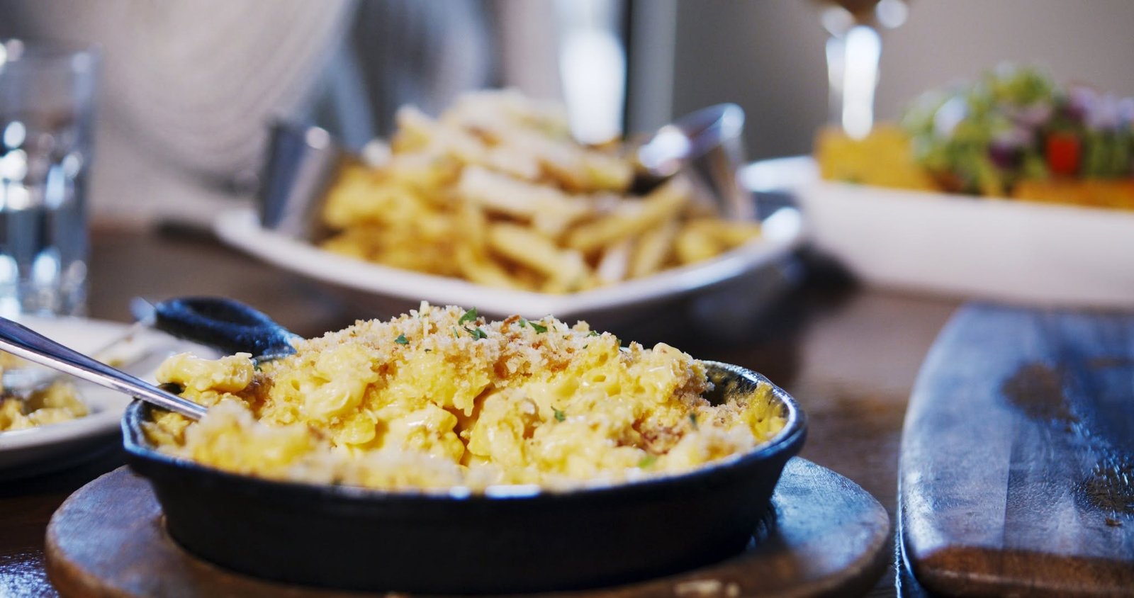 Baked mac and cheese skillet